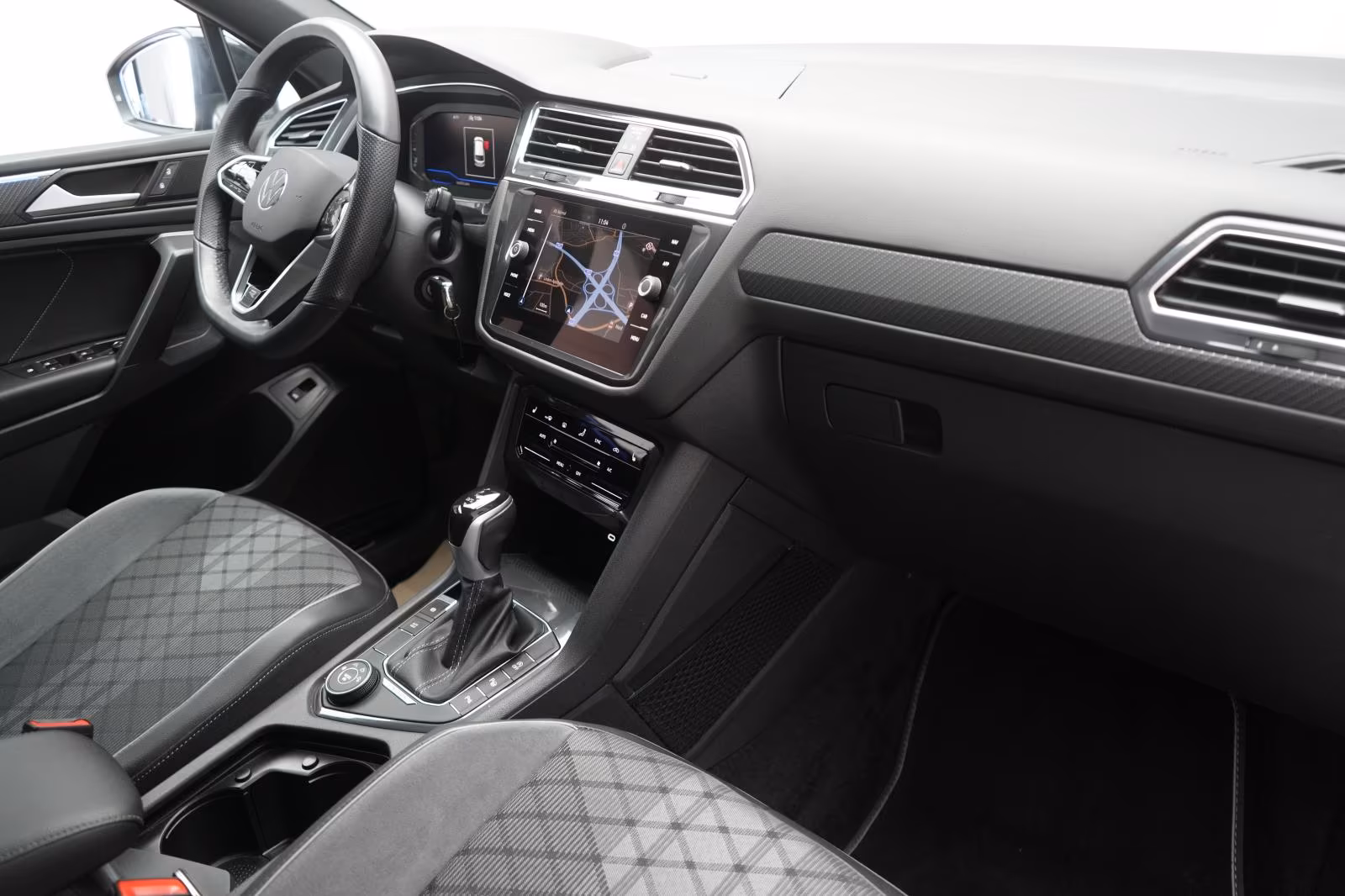 (B-374) Volkswagen Tiguan Allspace 2.0 TDI 4Motion DSG R line Navi/ - Image 11