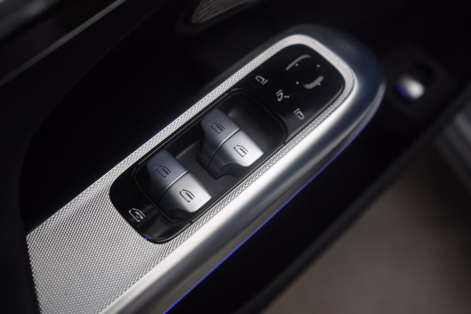 (B-319) Mercedes-Benz(Hybrid) E 300 de 4Matic 9G-T AMG Superscreen/Distronic/P - Image 20