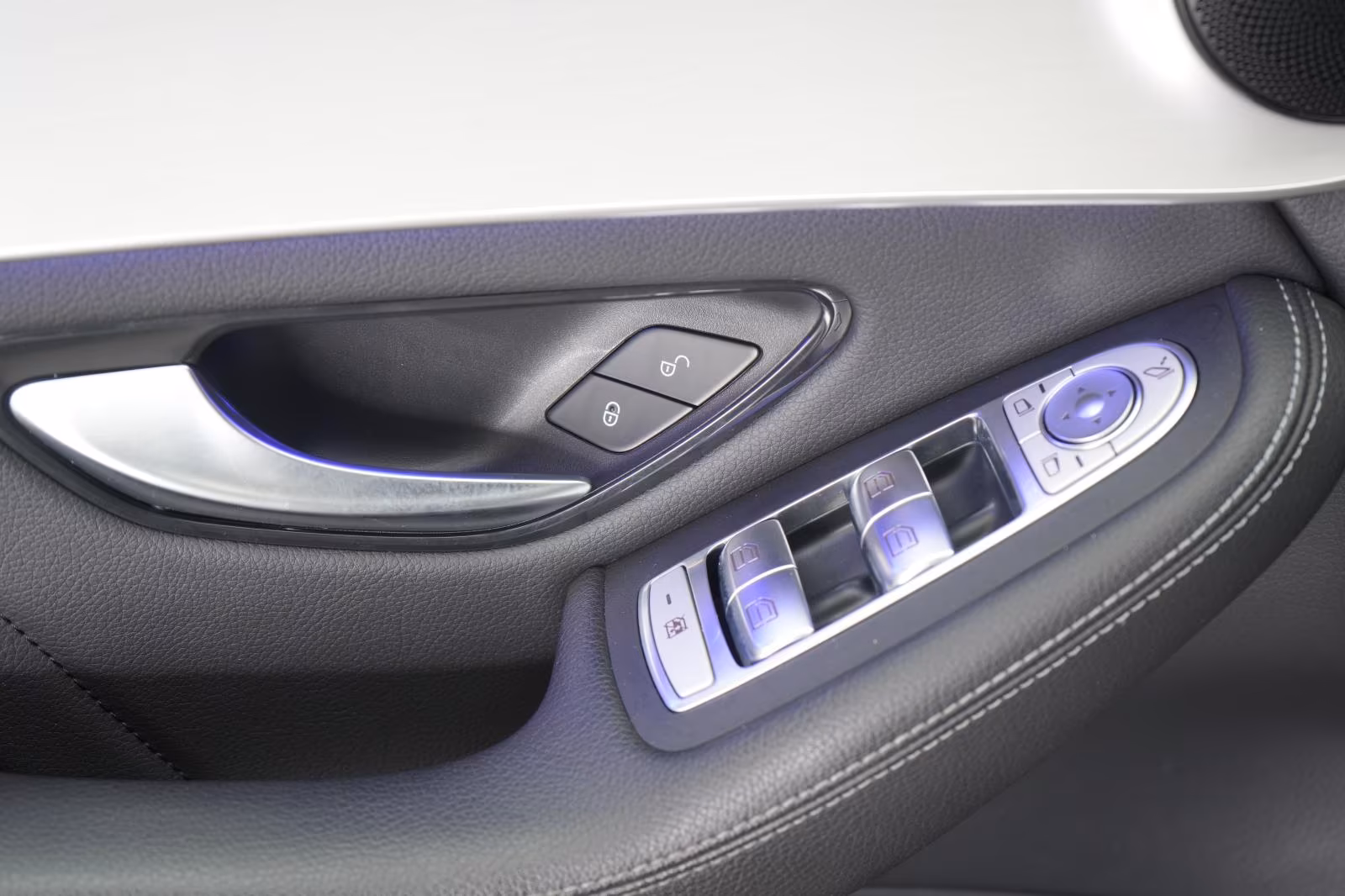 (B-304) Mercedes-Benz(Hybrid) GLC 300 de 4Matic 9G-Tronic AMG Temp/Kamer - Image 22