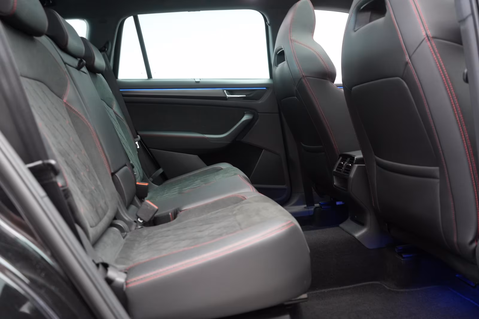 (B-457) Skoda Kodiaq 2.0 TSI RS ACC/Kamera/Pano/AHK/Lane/Side/ - Image 11