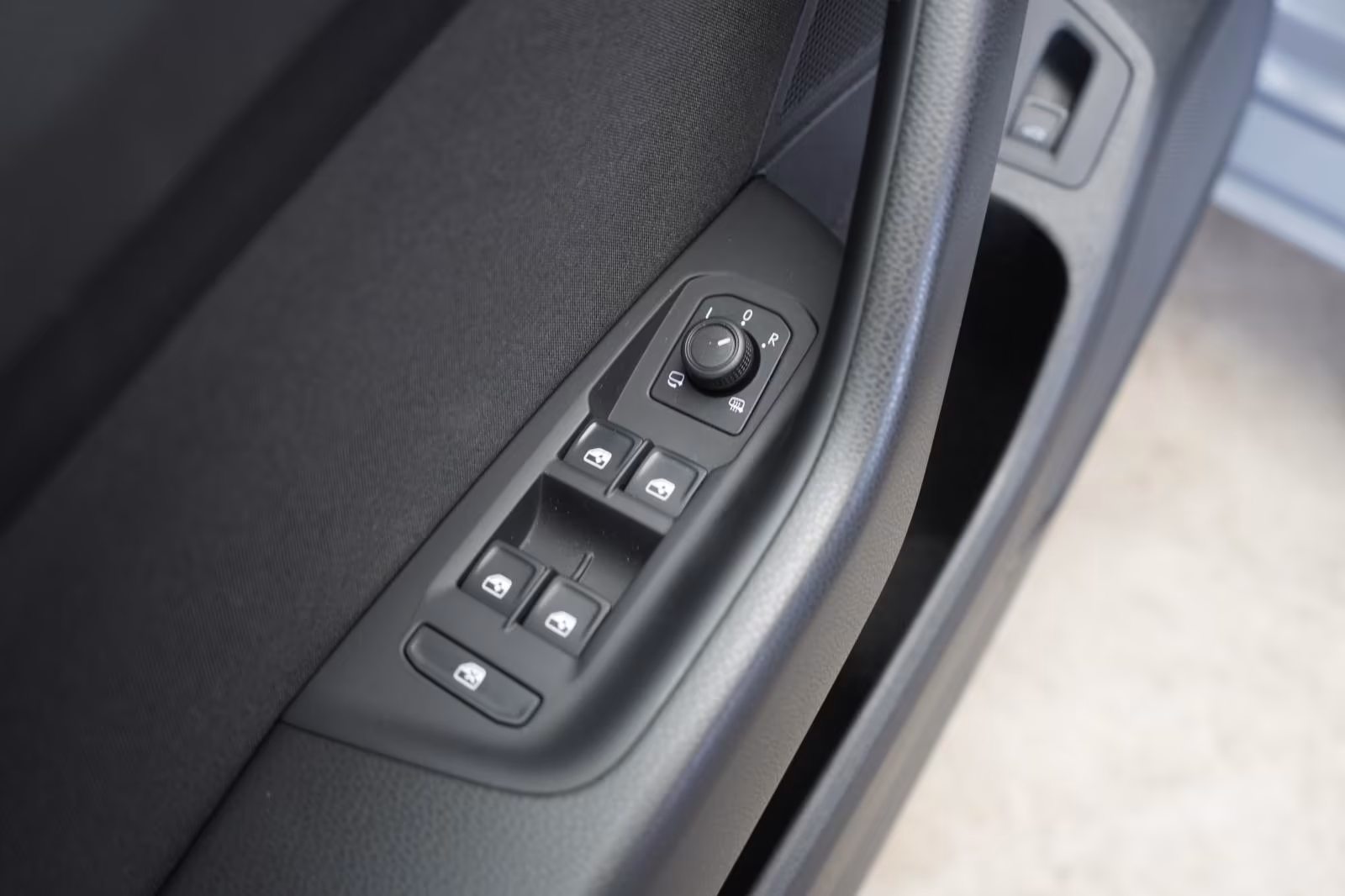 (B-101) Volkswagen Passat Variant 2.0 TDI DSG Business ACC/Kamera/L - Image 16