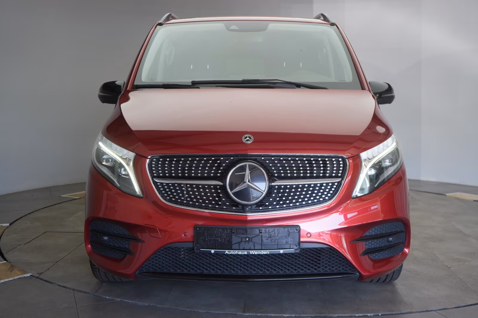 (B-078) Mercedes-Benz V 300 d Lang AMG 9G Leder/Distronic/Kamera/B - Image 2
