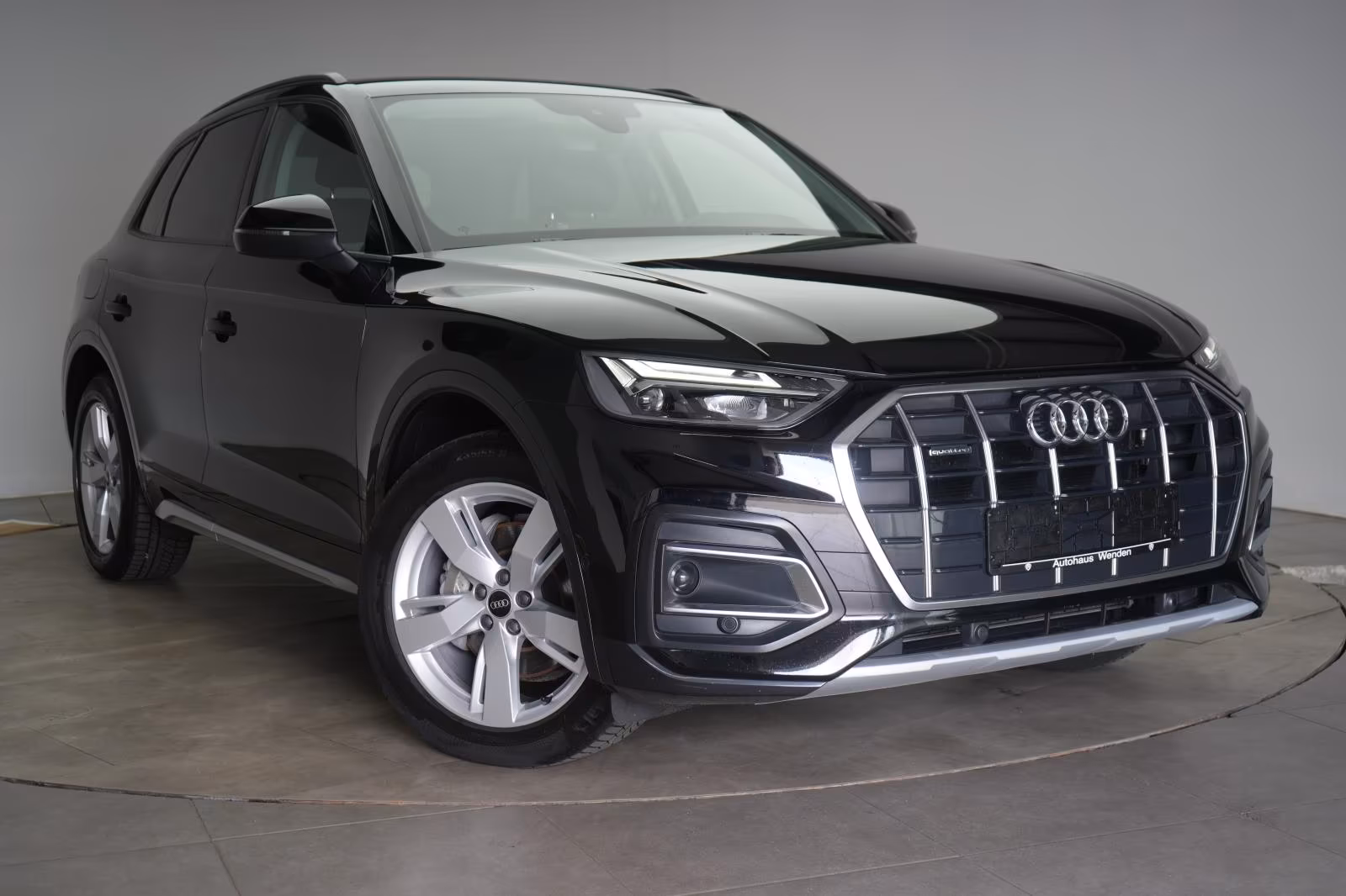 (B-414) Audi Q5 40 TDI quattro S tronic Navi/LED/Virtual/PDC - Image 1