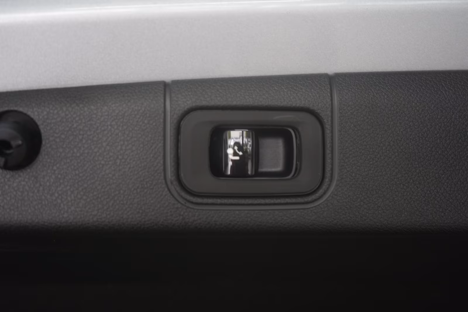 (B-319) Mercedes-Benz(Hybrid) E 300 de 4Matic 9G-T AMG Superscreen/Distronic/P - Image 27