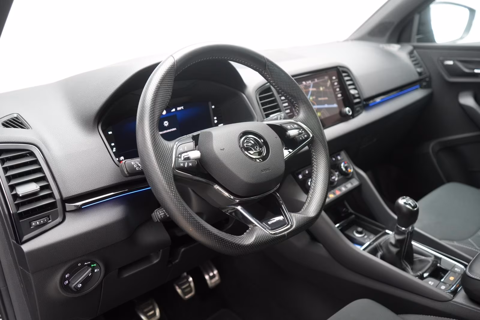 (B-614) Skoda Karoq 2.0 TDI Sportline ACC/Virtual/Pano/Kamera/ - Image 24