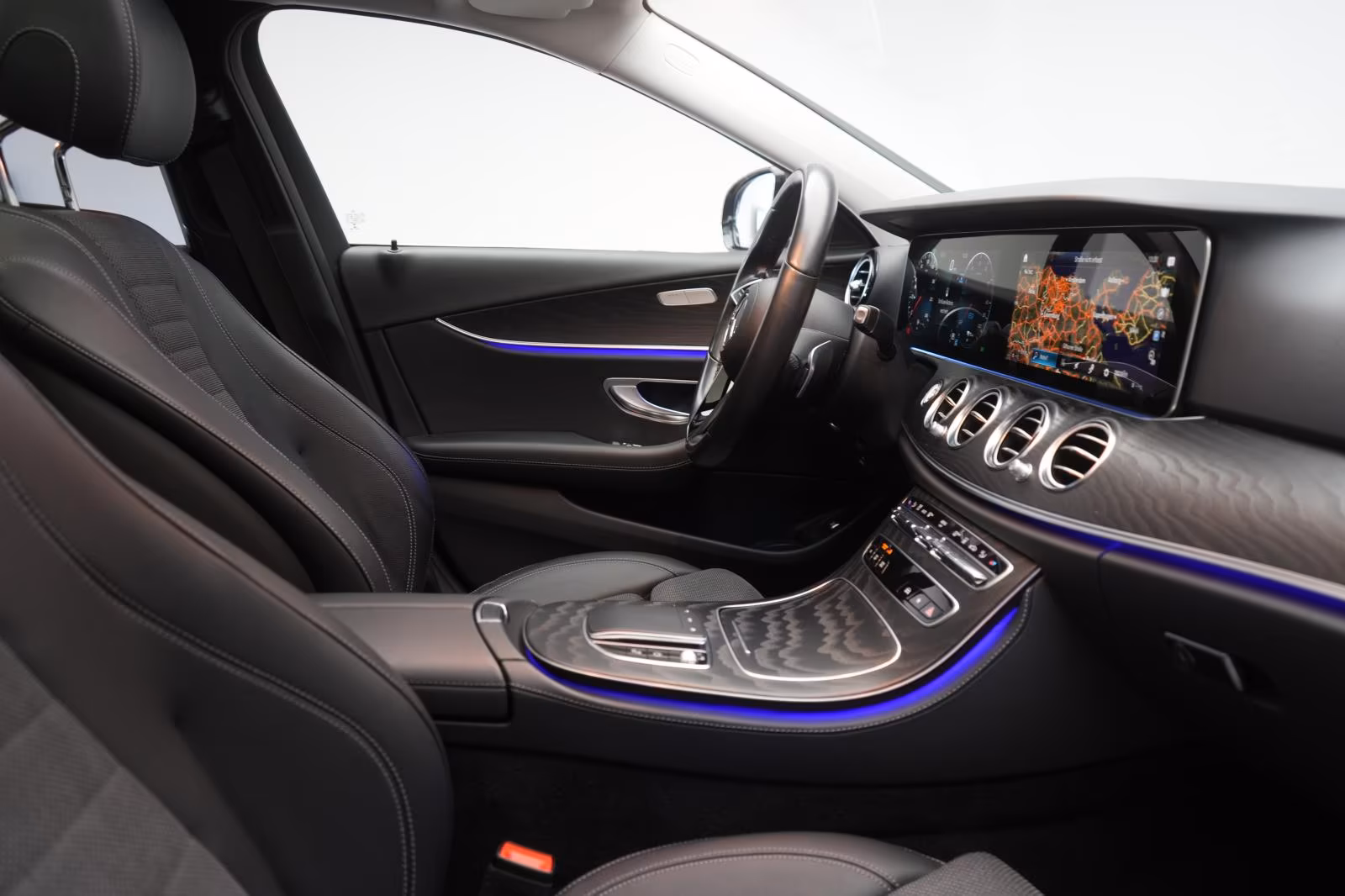 (B-664) Mercedes-Benz(Hybrid) E 300 E T 9G-Tronic Leder/Temp/Kamera/Pano/A - Image 9
