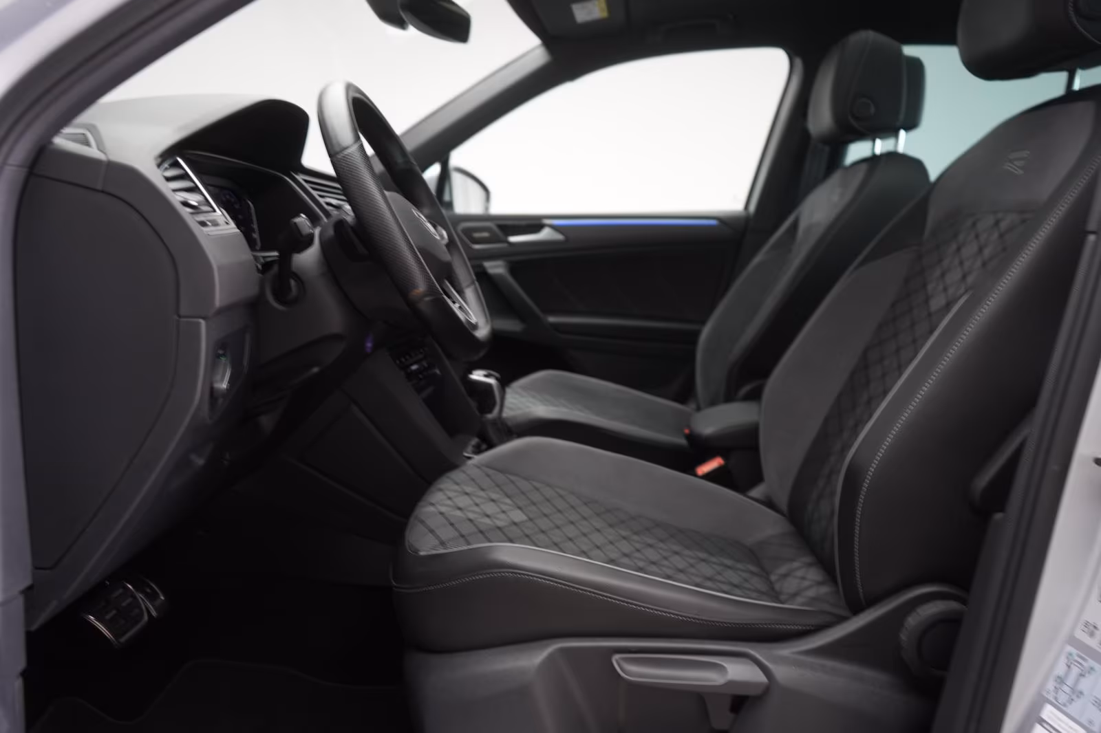(B-553) Volkswagen Tiguan 1,5 TSI R line ACC/Kamera/Virtual/H&K/Pan - Image 6