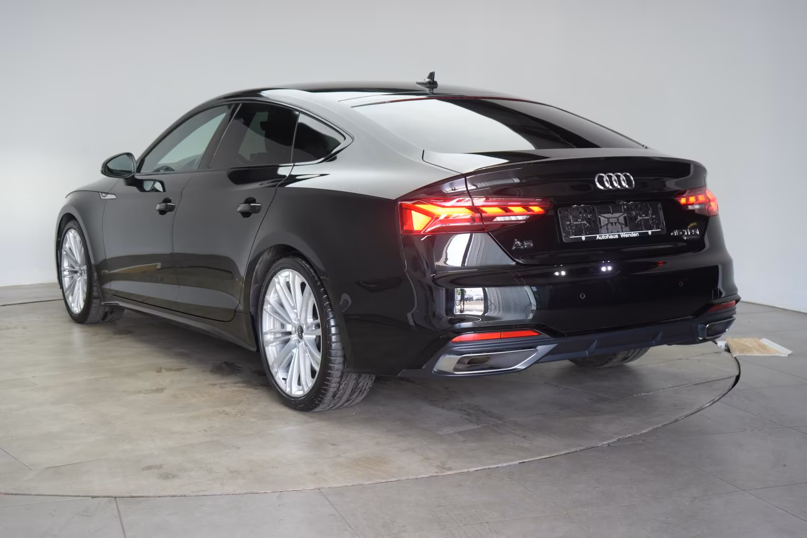 (B-532) Audi A5 45 TFSI quattro S line Leder/ACC/Kamera/Matri - Image 4