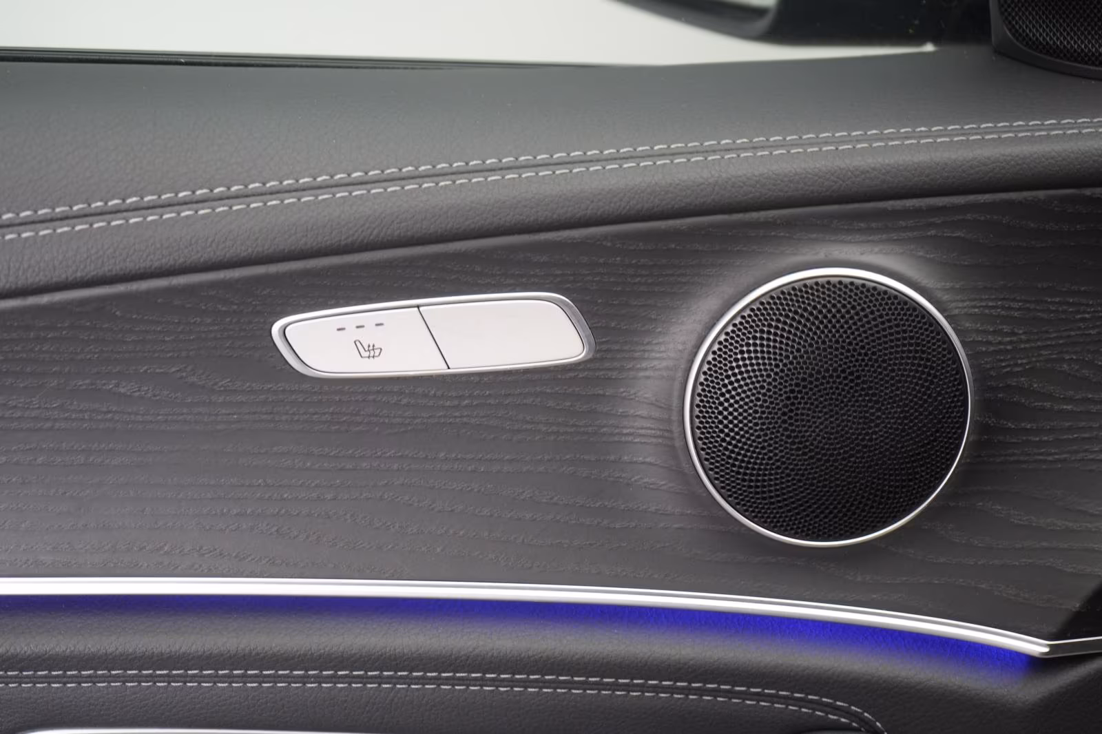 (B-575) Mercedes-Benz(Hybrid) E 300 de 4Matic 9G-Tronic AMG Distronic/Kamera/P - Image 12
