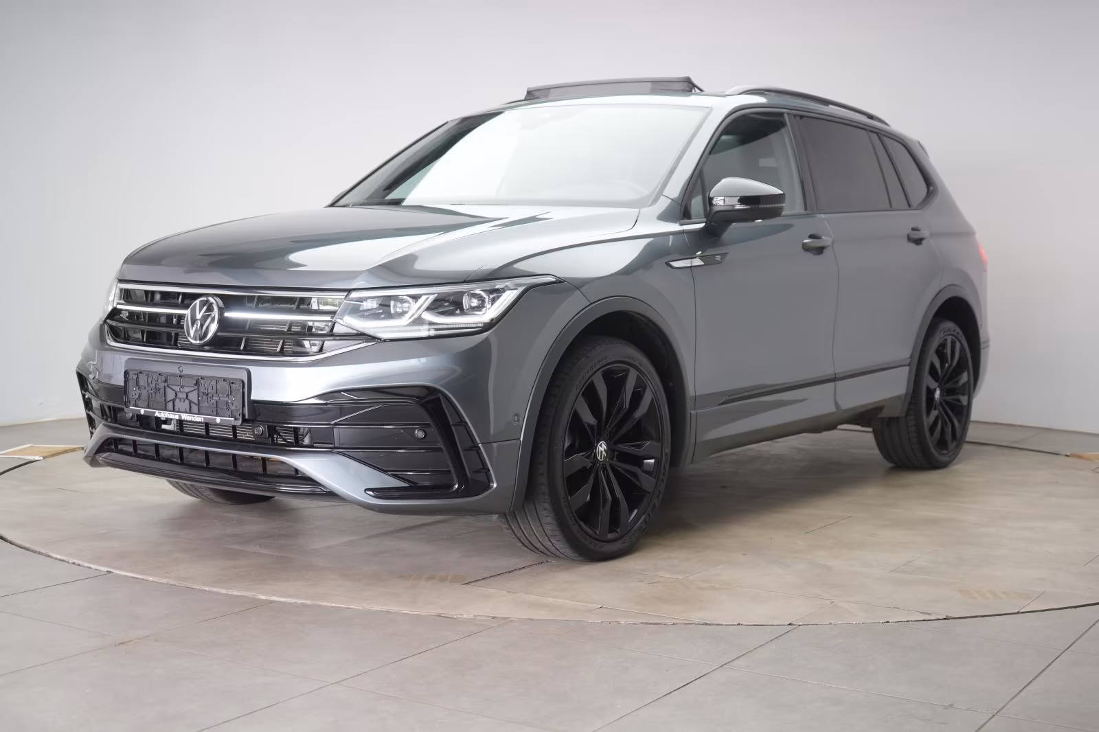 (B-443) Volkswagen Tiguan Allspace 2.0 TDI 4Motion DSG R-Line AHK/P - Image 3