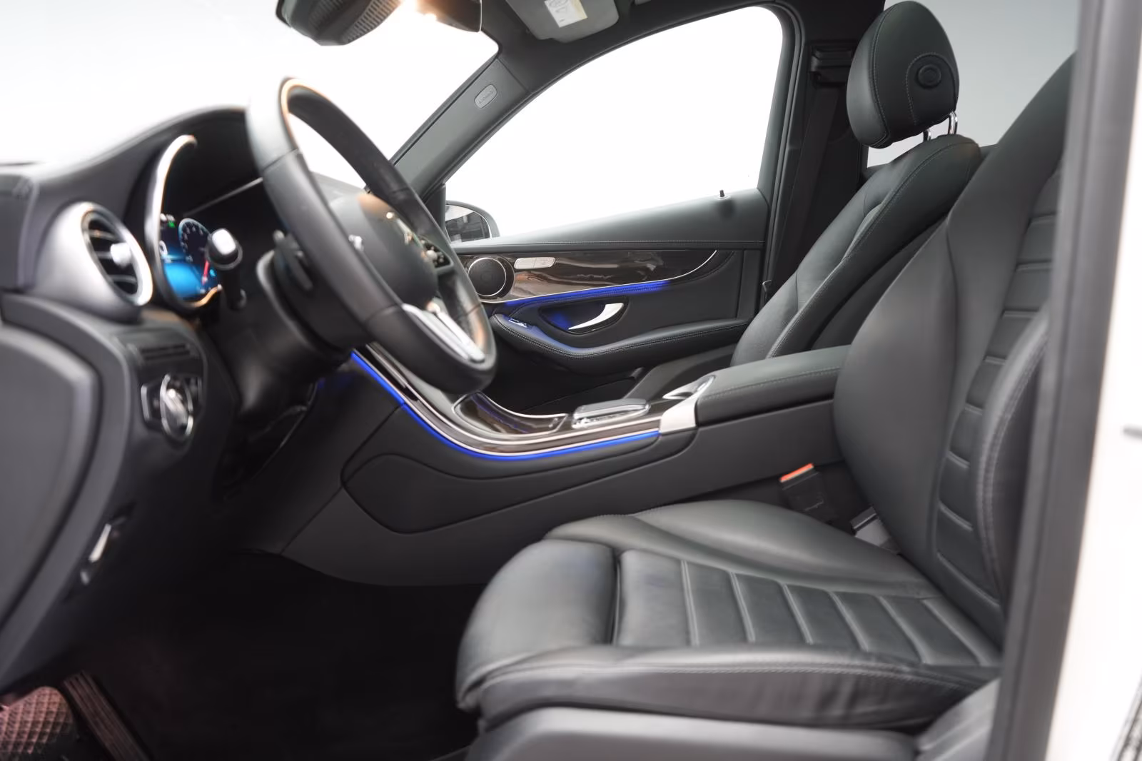 (B-396) Mercedes-Benz(Hybrid) GLC 300 e 4Matic 9G-Tronic Pano/Leder/360 Kamera - Image 6