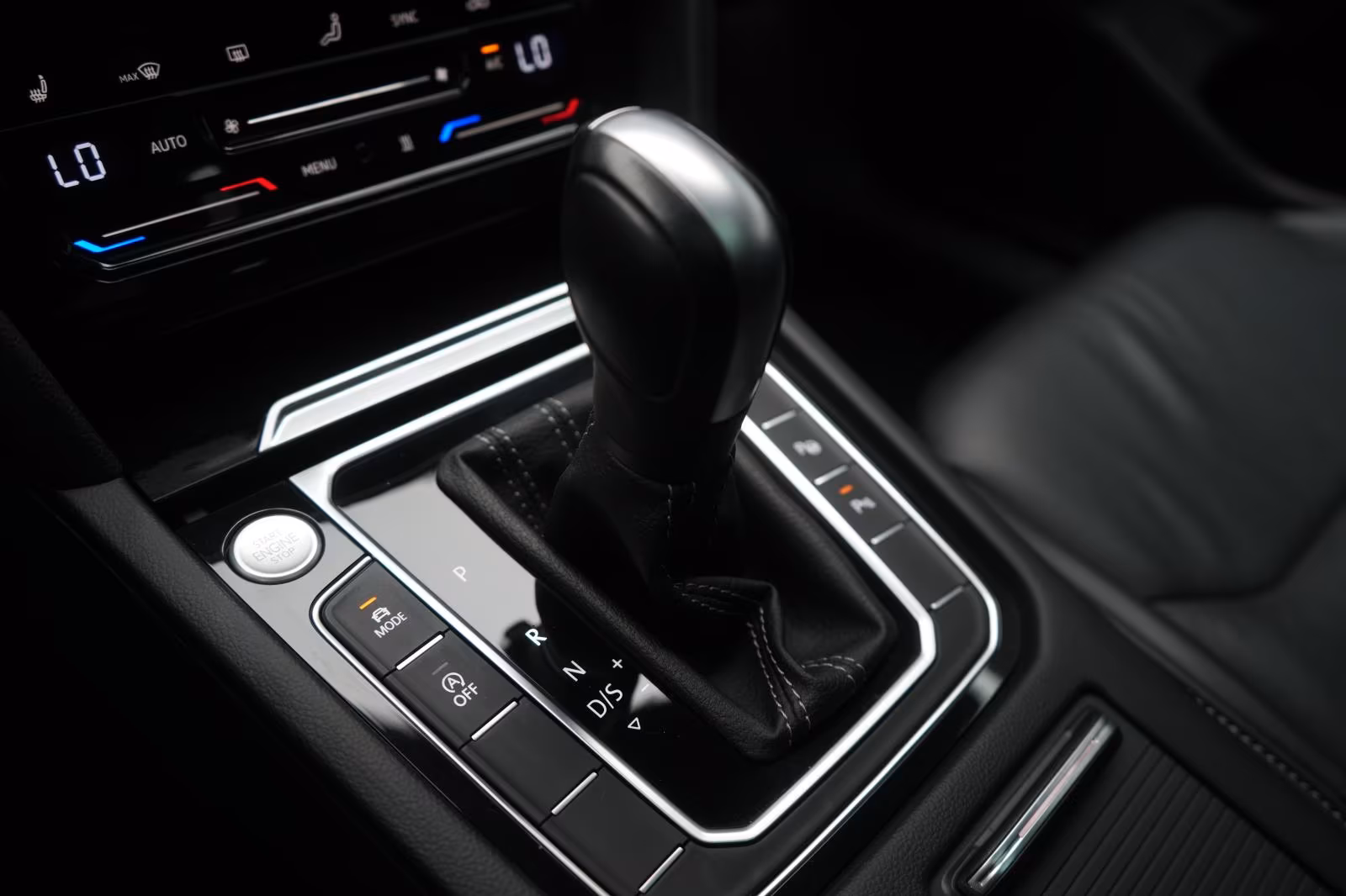 (B-605) Volkswagen Arteon Shooting Brake 2.0 TDI 4Motion DSG R-Line - Image 19