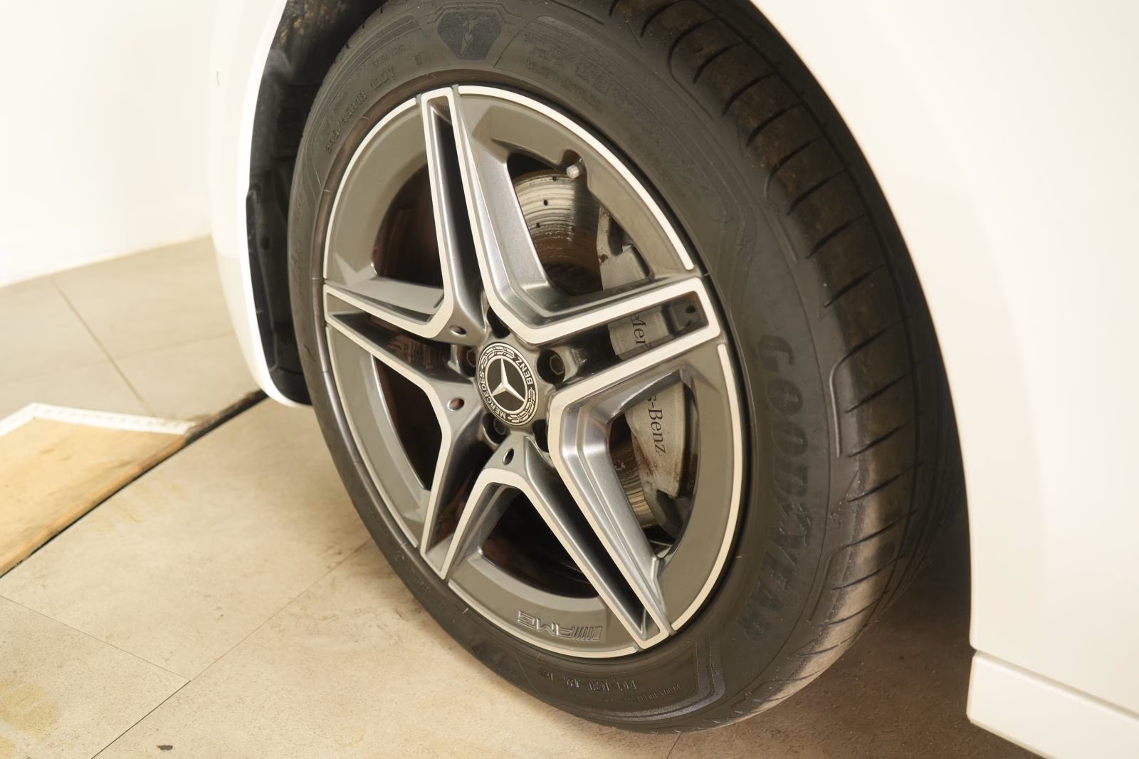 (B-134) Mercedes-Benz E 220 d T 9G-Tronic AMG Distronic/Kamera/AHK/L - Image 22