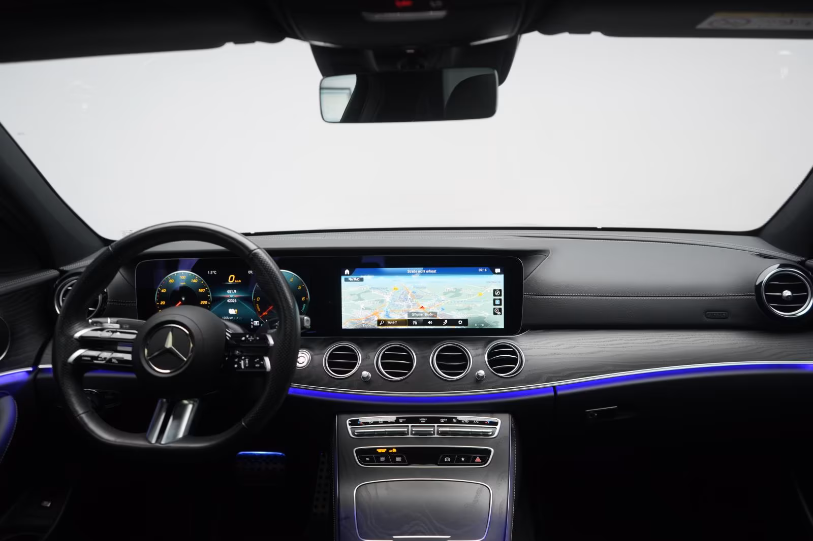 (B-355) Mercedes-Benz(Hybrid) E 300 de 9G-Tronic AMG Distronic/Kamera/Pano/L - Image 21