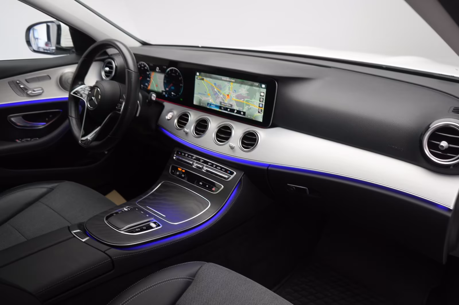 (B-222) Mercedes-Benz(Hybrid) E 300 de 4Matic T 9G-Tronic Avantgarde Temp/Ka - Image 10