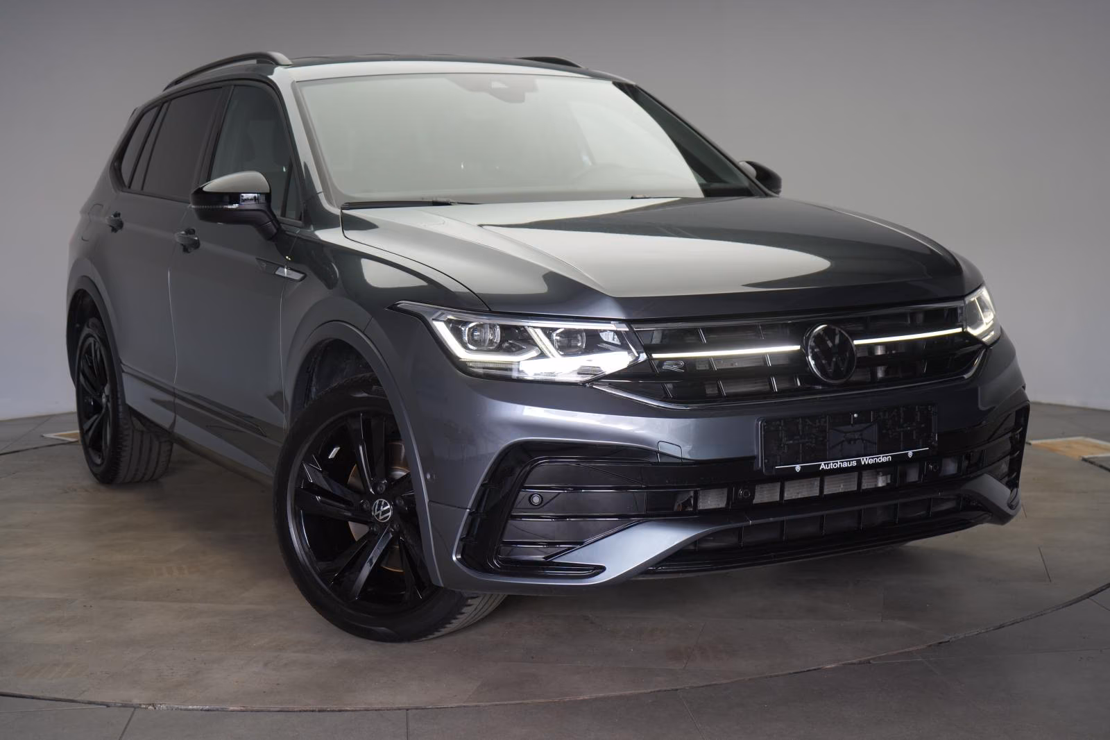 (B-516) Volkswagen(7chỗ) Tiguan Allspace 2.0 TSI 4Motion DSG R-Line Leder - Image 1