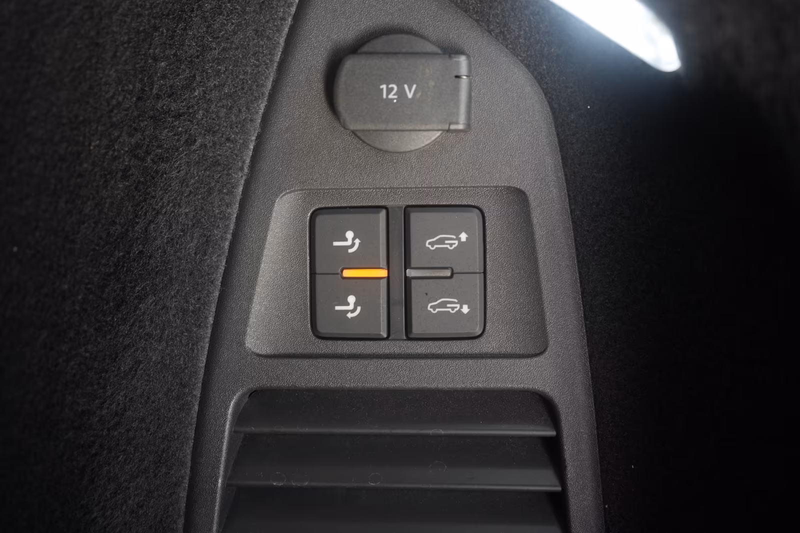 (B-401) Volkswagen Touareg R 4 Motion 3.0 eHybrid Leder/ACC/Night/H - Image 29