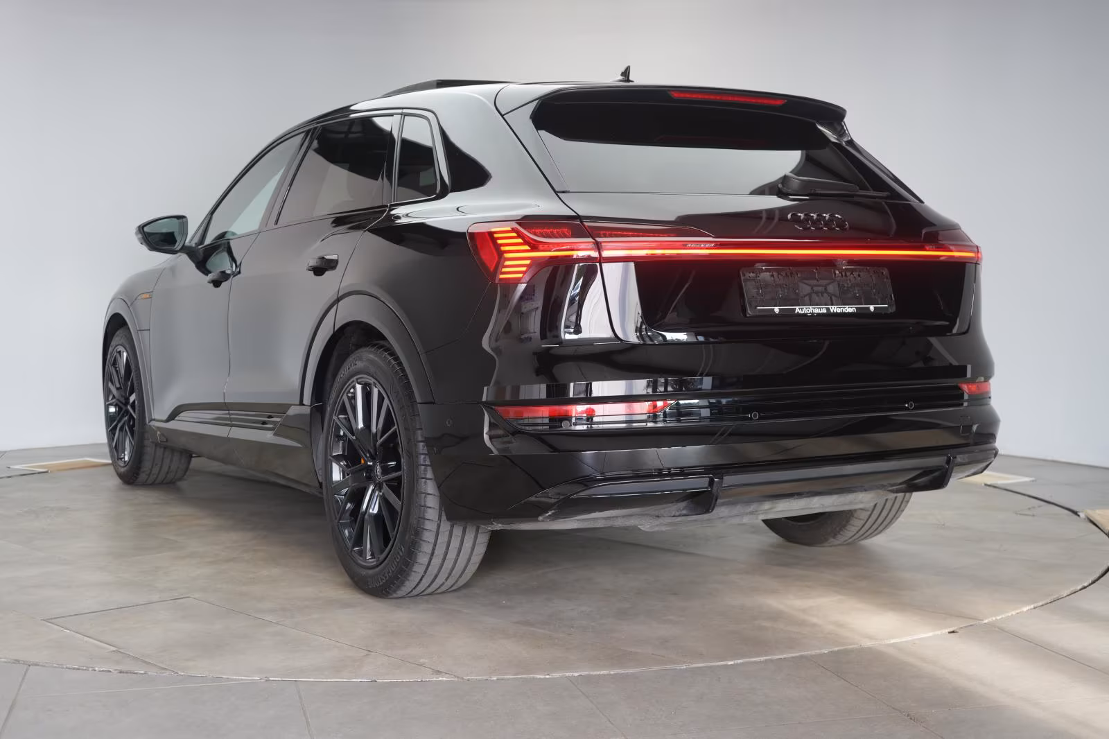 (B-373) Audi e-tron 55 quattro S line ACC/Kamera/Virtual/Pano - Image 4