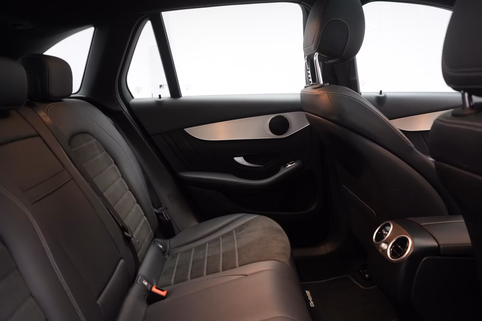 (B-636) Mercedes-Benz(Hybrid) GLC 300 e 4Matic 9G-Tronic Distronic/Kamera/Pan - Image 11