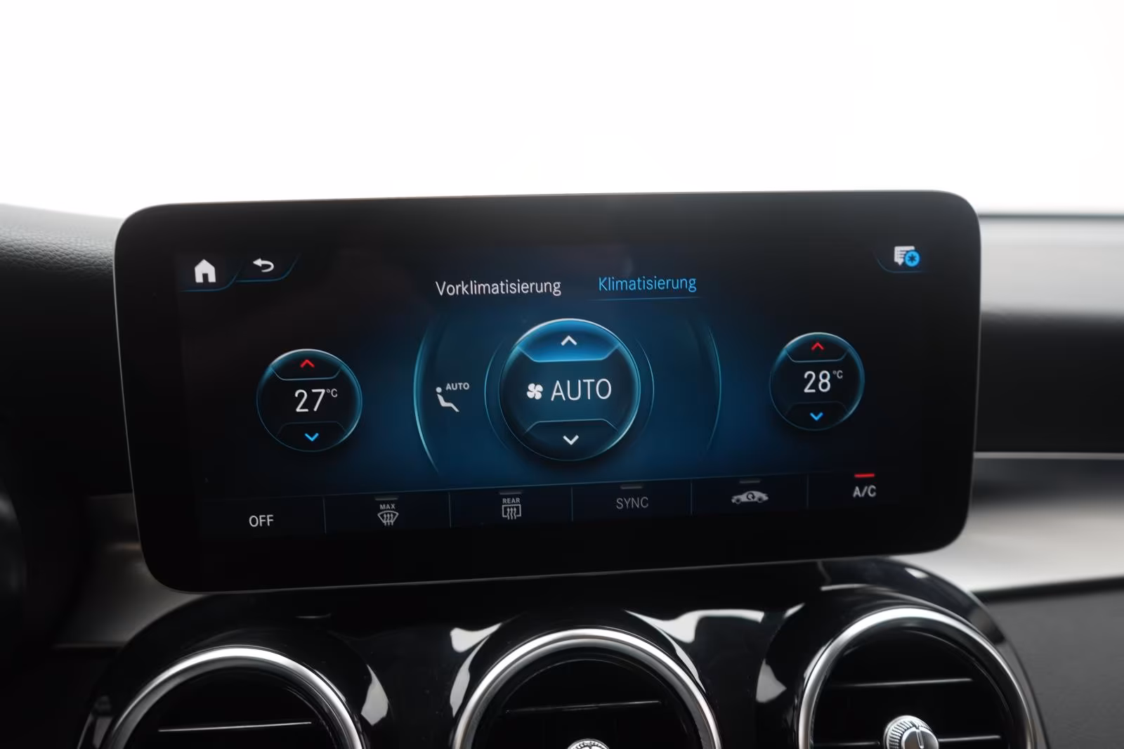 (B-144) Mercedes-Benz(Hybrid) GLC 300 e 4Matic 9G-Tronic AHK/Kamera/HUD/ - Image 22