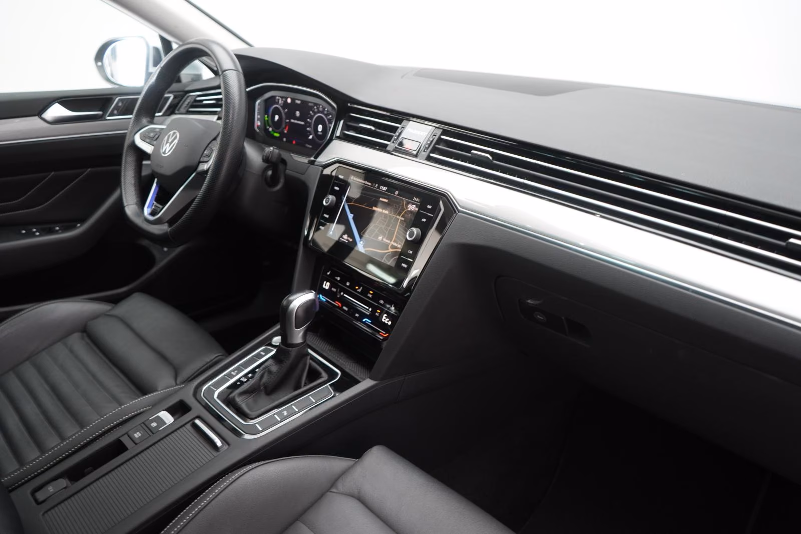 (B-617) Volkswagen(Hybrid) Passat Variant 1.4 TSI DSG GTE ACC/Kamera/Pano/L - Image 10