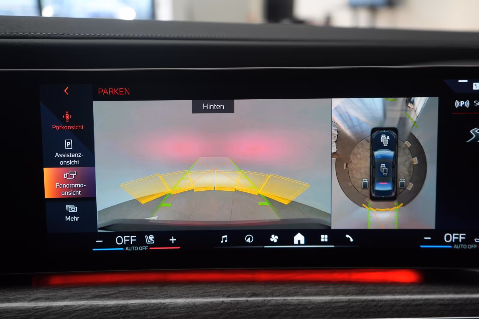 (B-275) BMW i7 M70 xDrive TheatreScreen/SkyLounge/HUD/B&W/Li - Image 21