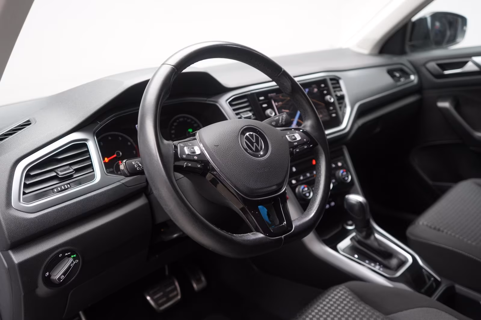 (B-264) Volkswagen T-Roc 1.5 TSI DSG Active CarPlay/ACC/Lane/AHK - Image 8
