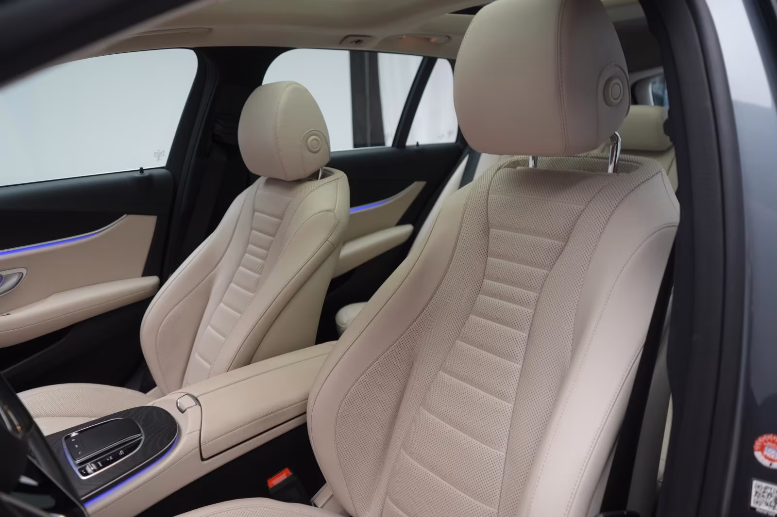 (B-159) Mercedes-Benz(Hybrid) E 300 de 4Matic T 9G-Tronic Avantgarde Leder/Dis - Image 7