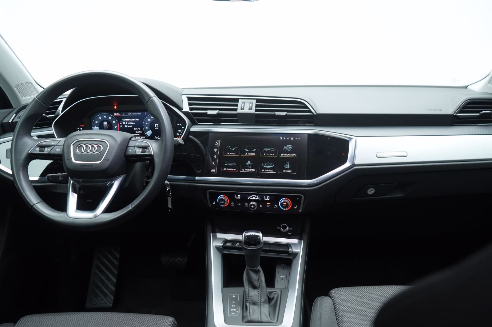 (B-645) Audi Q3 35 TFSI S tronic advanced CarPlay/Temp/Virtua - Image 18
