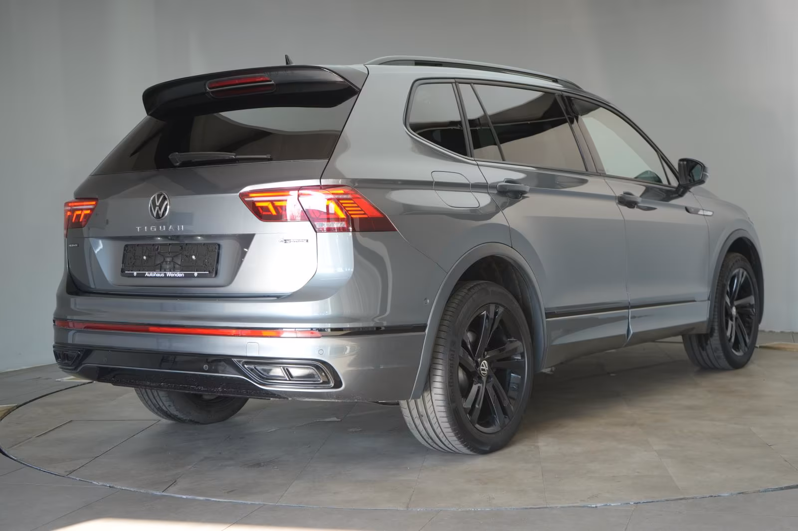 (B-045) Volkswagen Tiguan Allspace 2.0 TDI 4Motion DSG R-Line ACC/K - Image 13