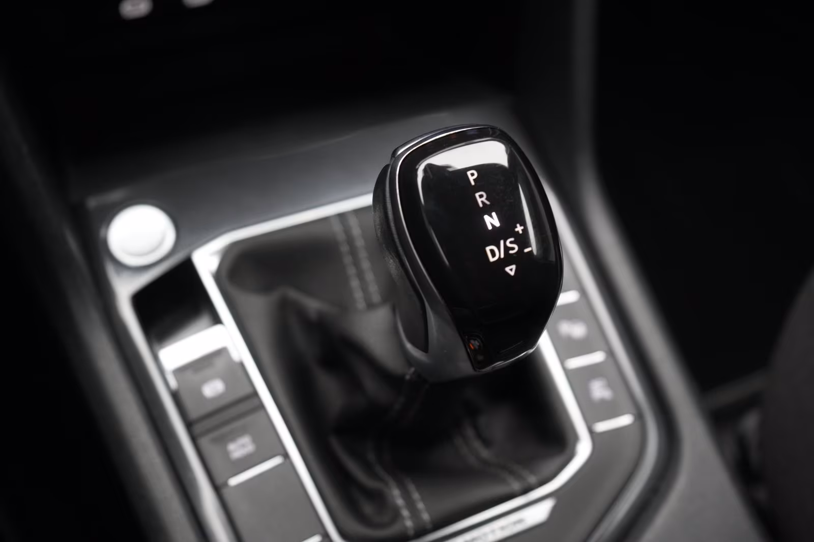 (B-651) Volkswagen Tiguan Allspace 2.0 TDI 4Motion DSG R line Navi/ - Image 17