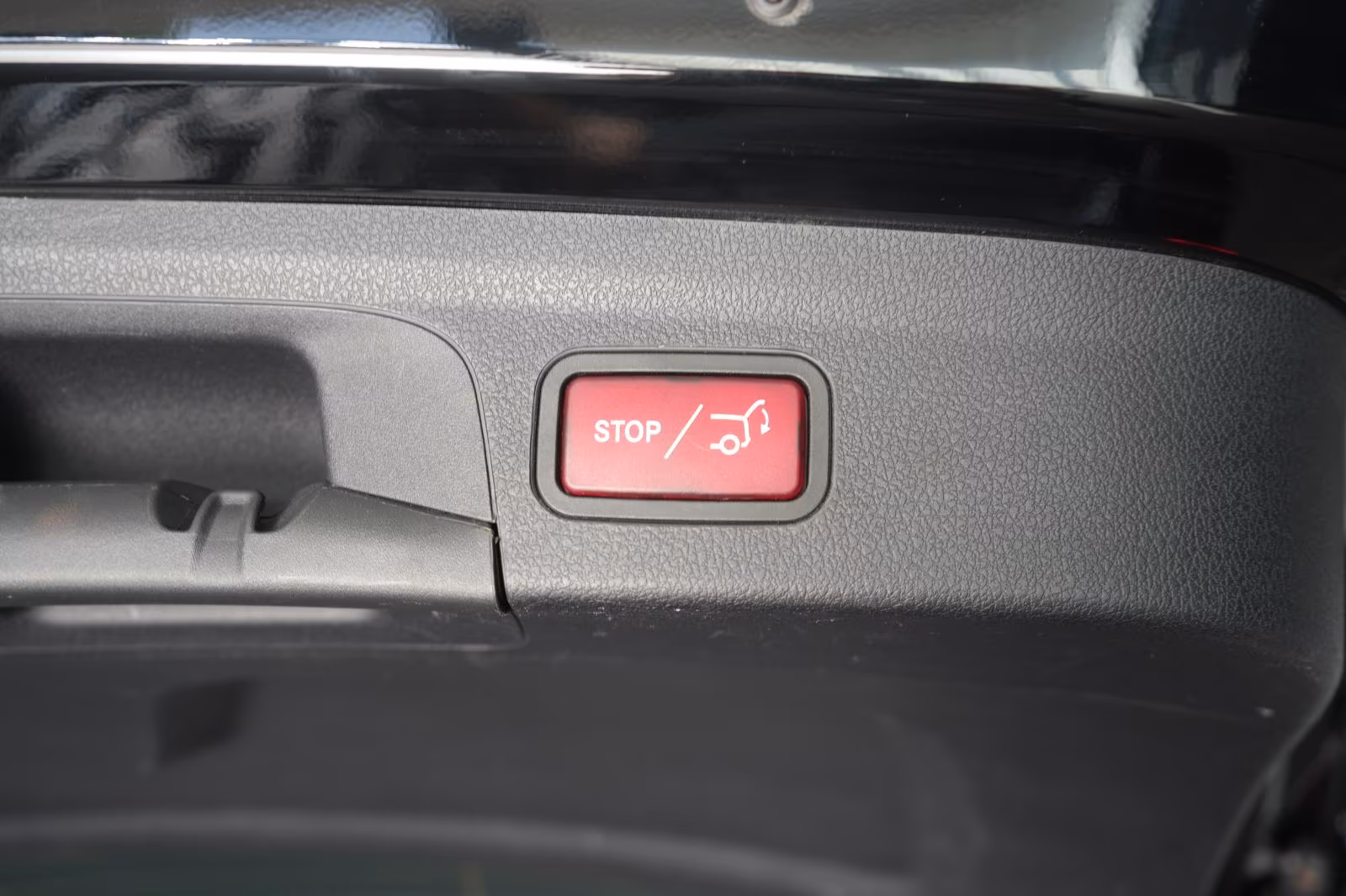 (B-563) Mercedes-Benz(Hybrid) GLE 350 e 4Matic 9G-Tronic AMG Line AHK/Burm - Image 23