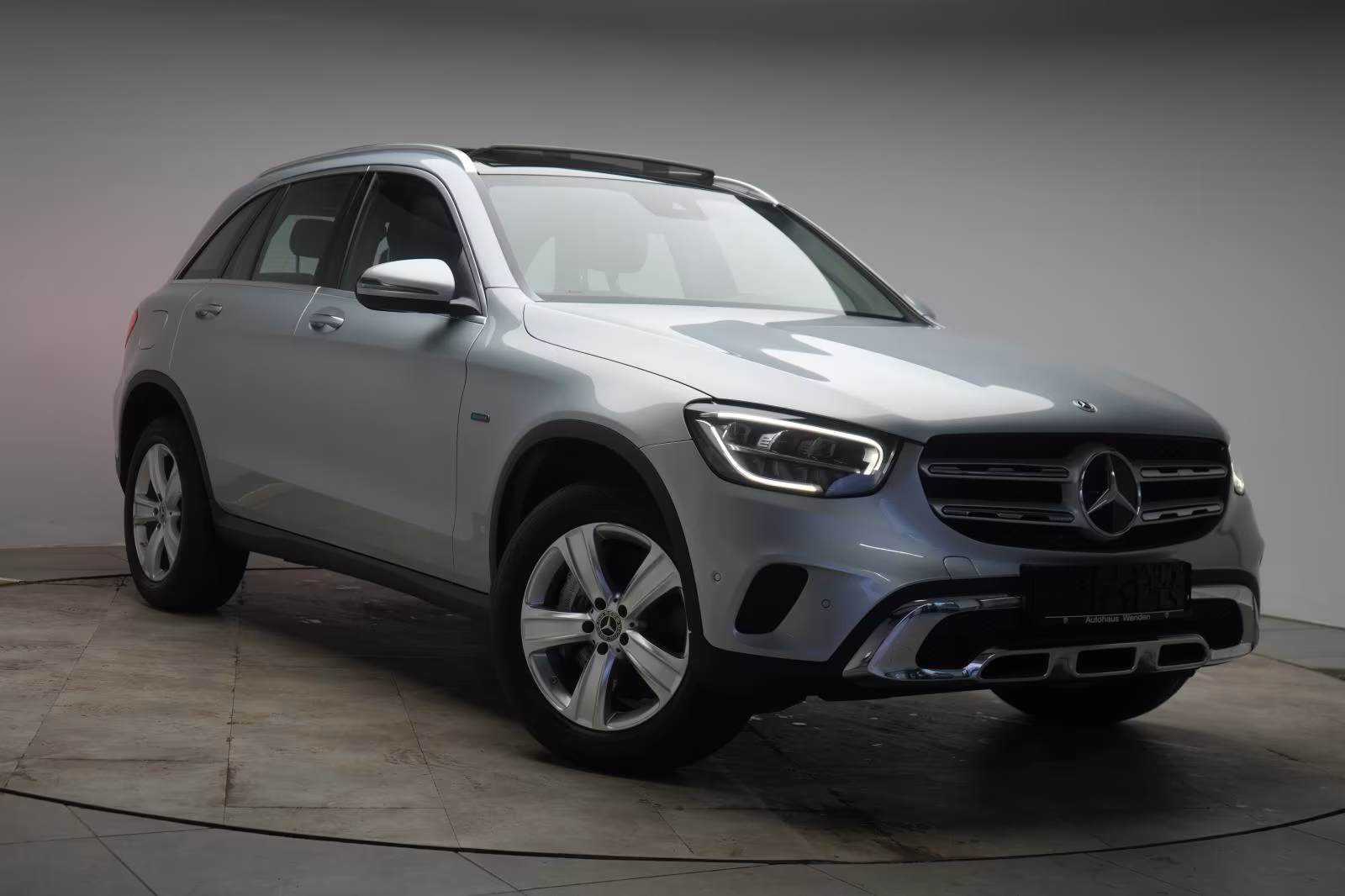 (B-524) Mercedes-Benz(Hybrid) GLC 300 de 4Matic 9G-Tronic Leder/Distronic/ - Image 1