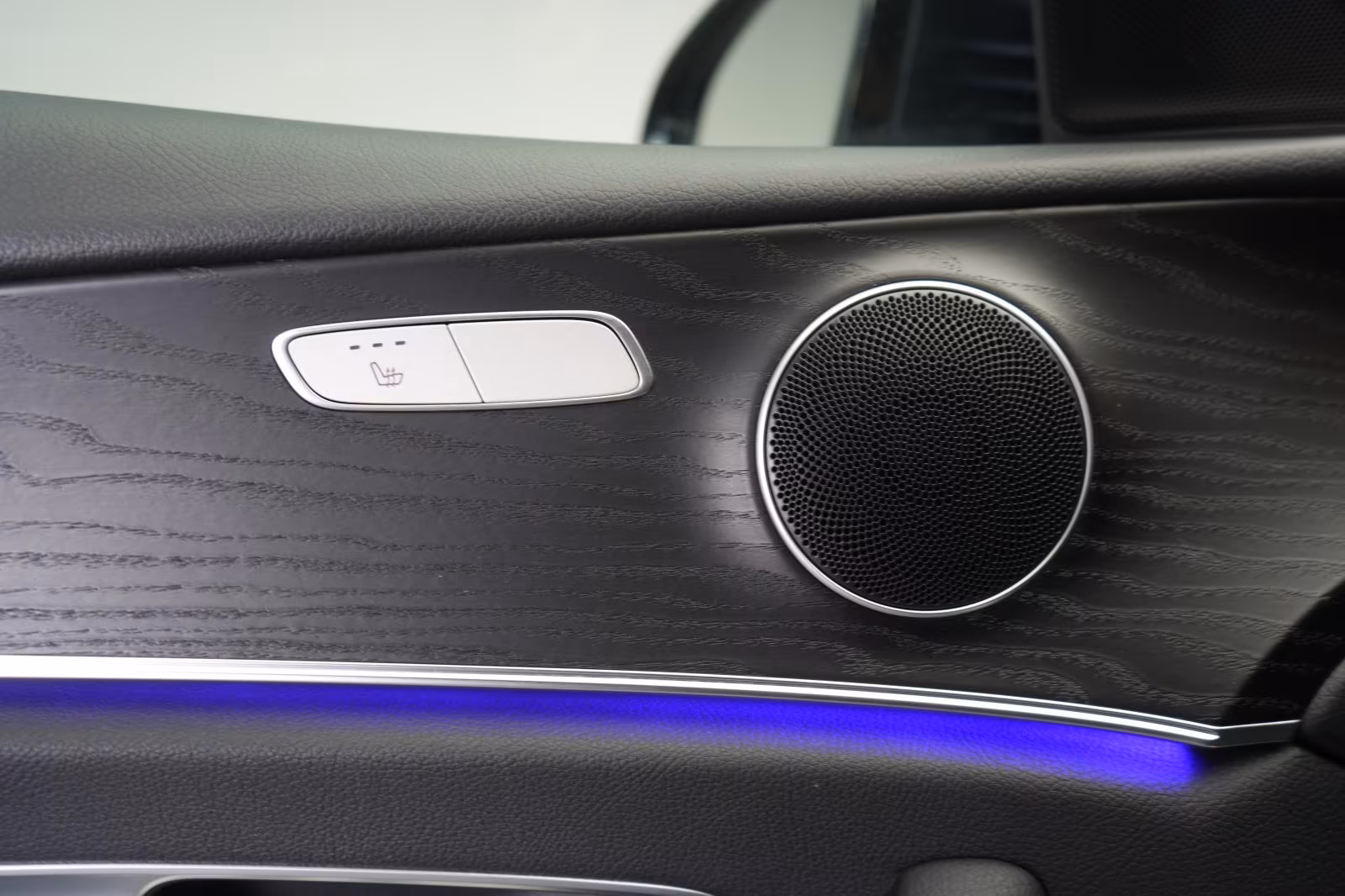 (B-664) Mercedes-Benz(Hybrid) E 300 E T 9G-Tronic Leder/Temp/Kamera/Pano/A - Image 23