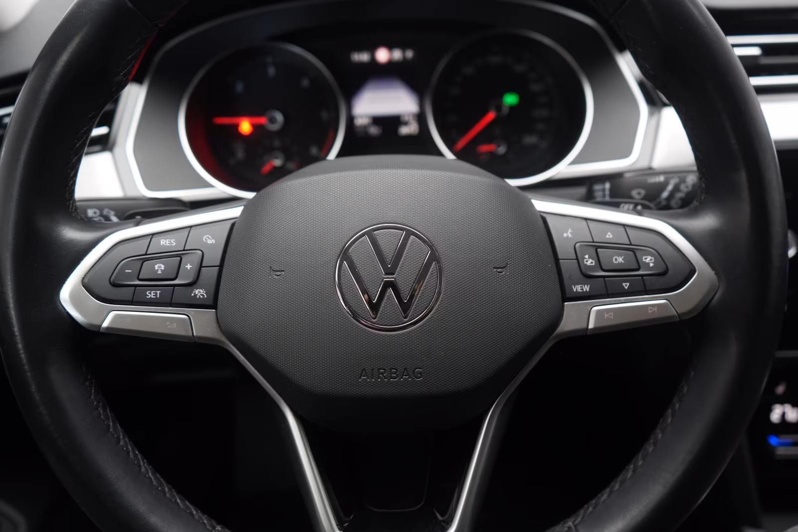 (B-101) Volkswagen Passat Variant 2.0 TDI DSG Business ACC/Kamera/L - Image 17