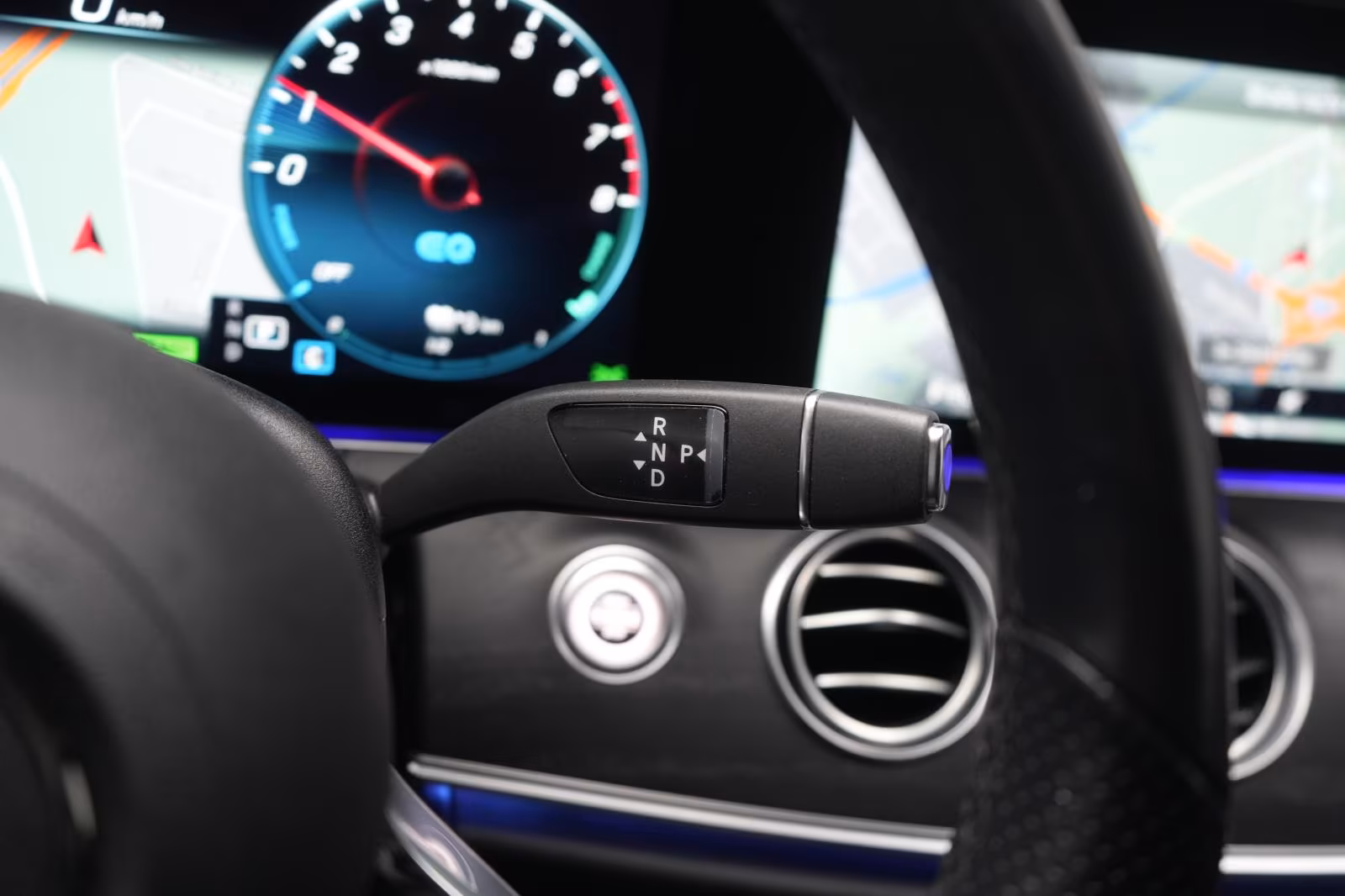 (B-483) Mercedes-Benz(Hybrid) E 300 e T 9G-Tronic AMG Distronic/Kamera/Lane/ - Image 19
