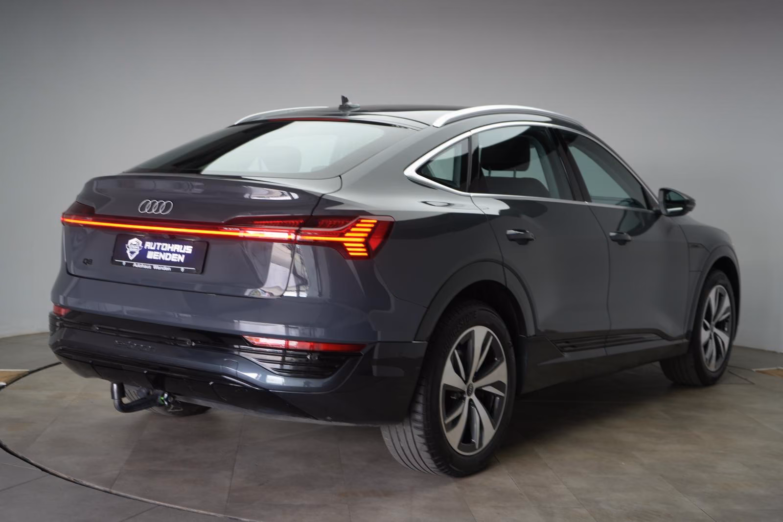 (B-653) Audi Q8 e-tron Sportback 55 quattro advanced - Image 5