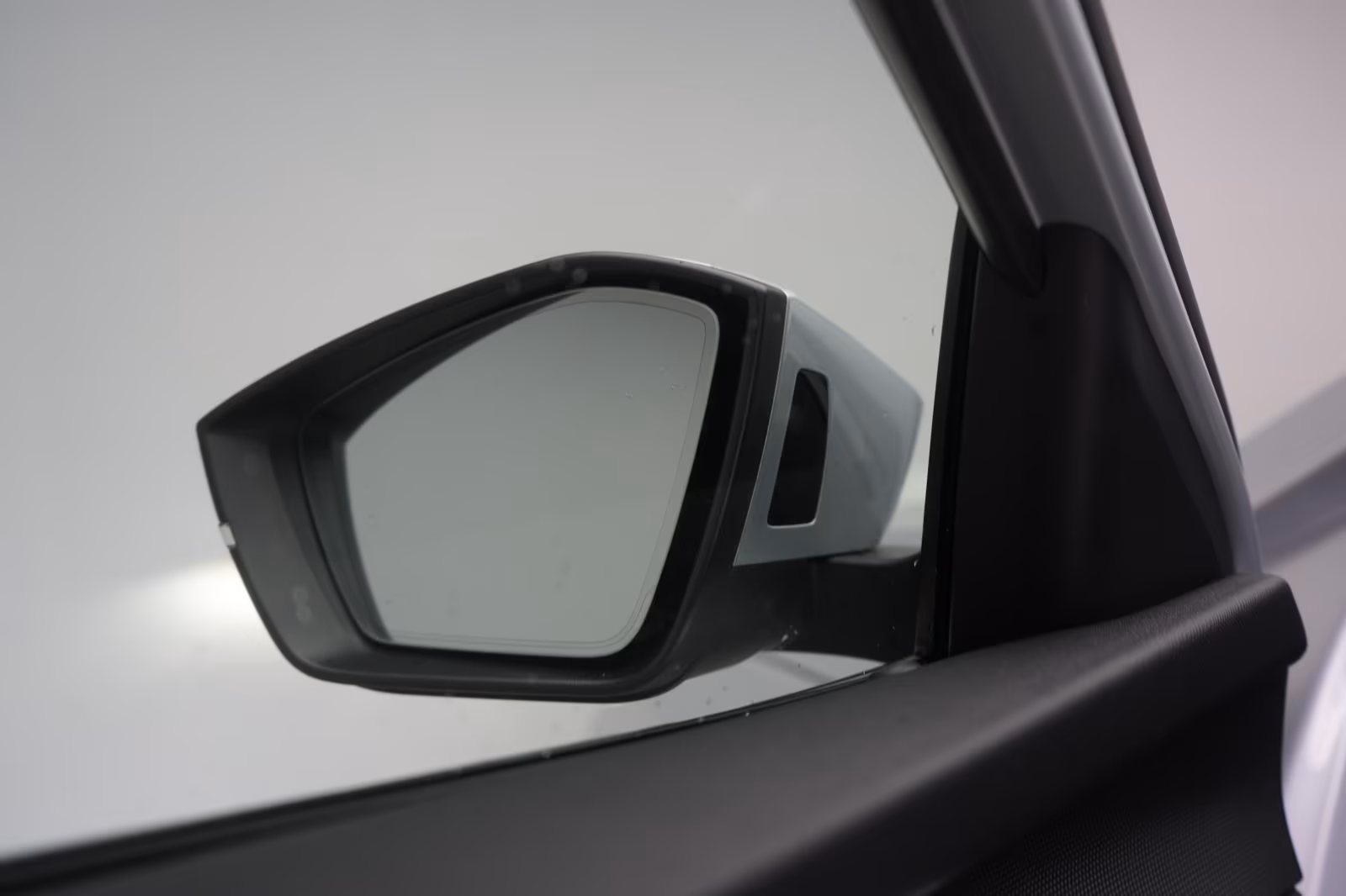 (B-306) Skoda Octavia 2.0 TDI DSG Style ACC/Virtual/Lane/Side/ - Image 23