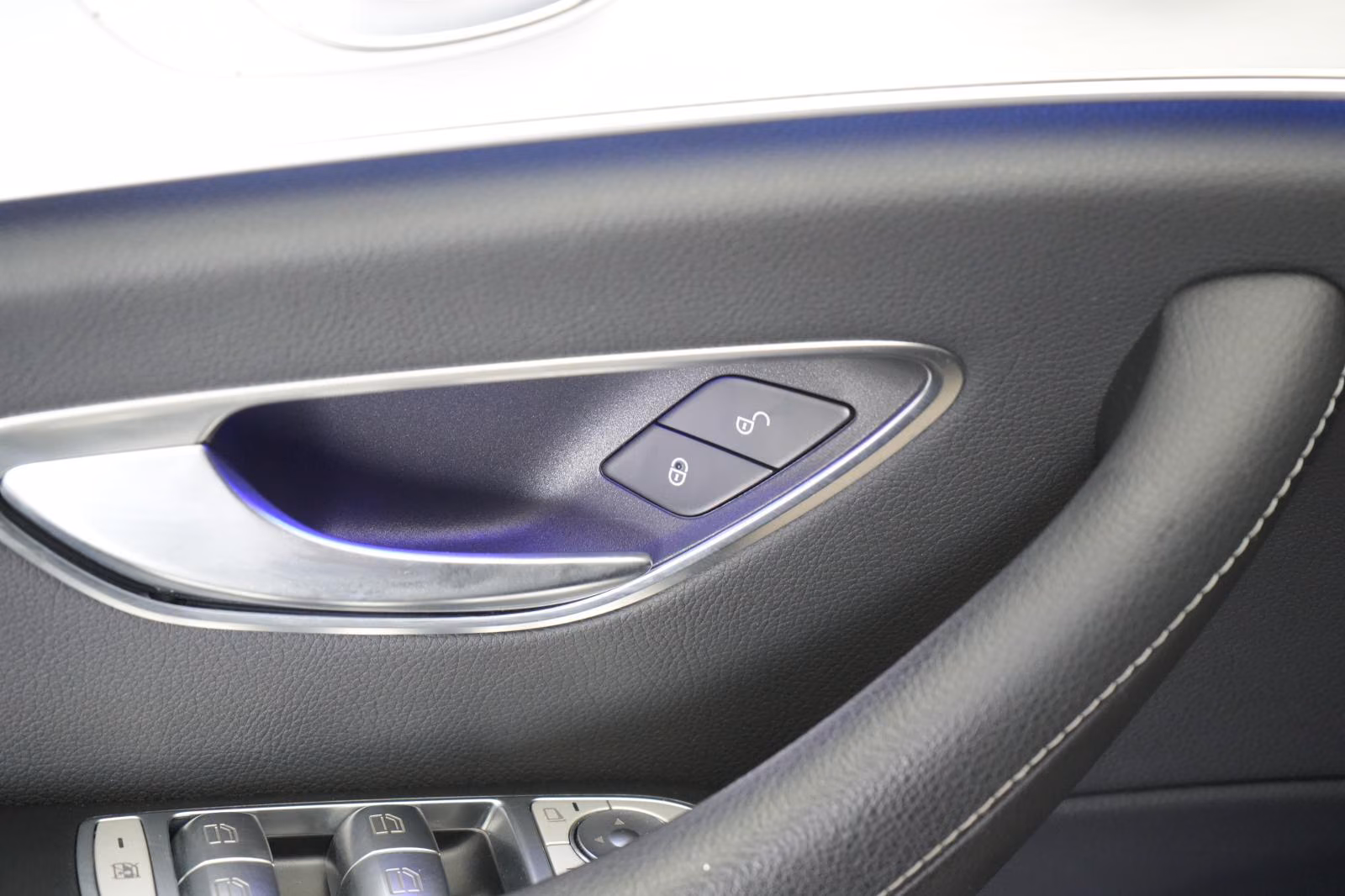 (B-039) Mercedes-Benz(Hybrid) E 300 de 4Matic T Avantgarde Leder/Distronic/Kam - Image 13