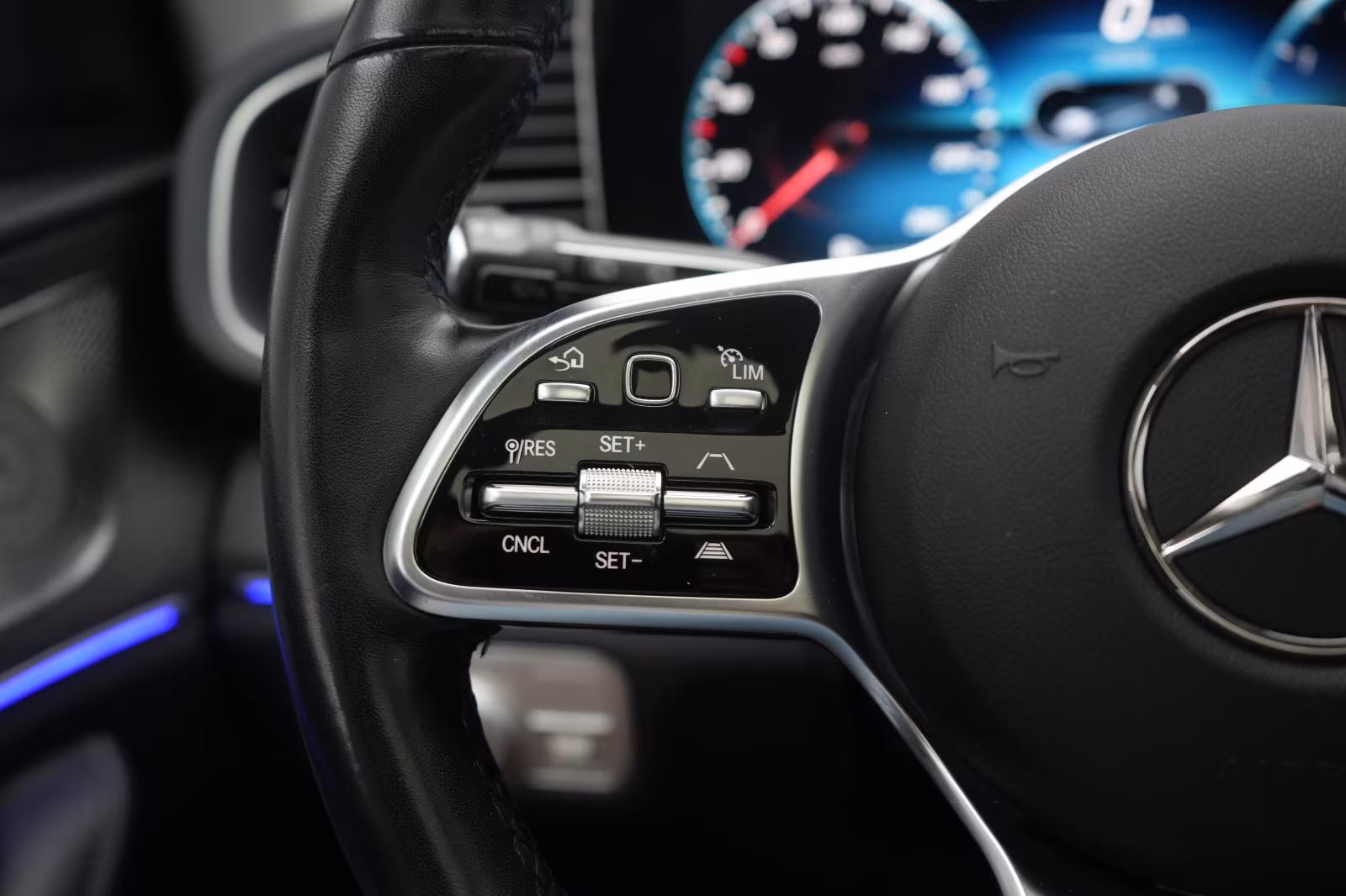 (B-696) Mercedes-Benz(Hybrid) GLE 350 de 4Matic 9G-Tronic AMG Leder/Distroni - Image 22