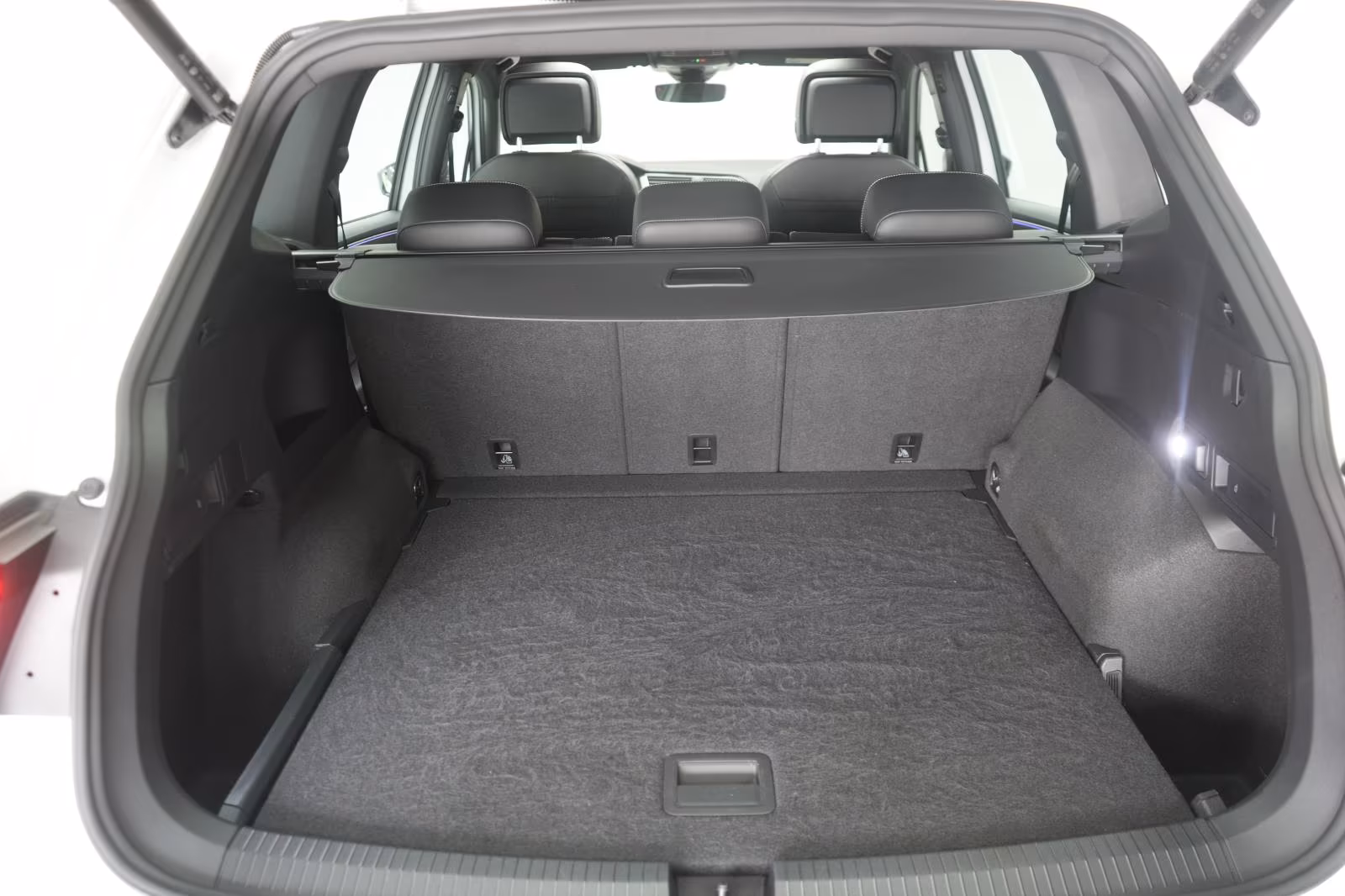 (B-372) Volkswagen Tiguan Allspace 2.0 TDI 4Motion DSG R-Line ACC/V - Image 24