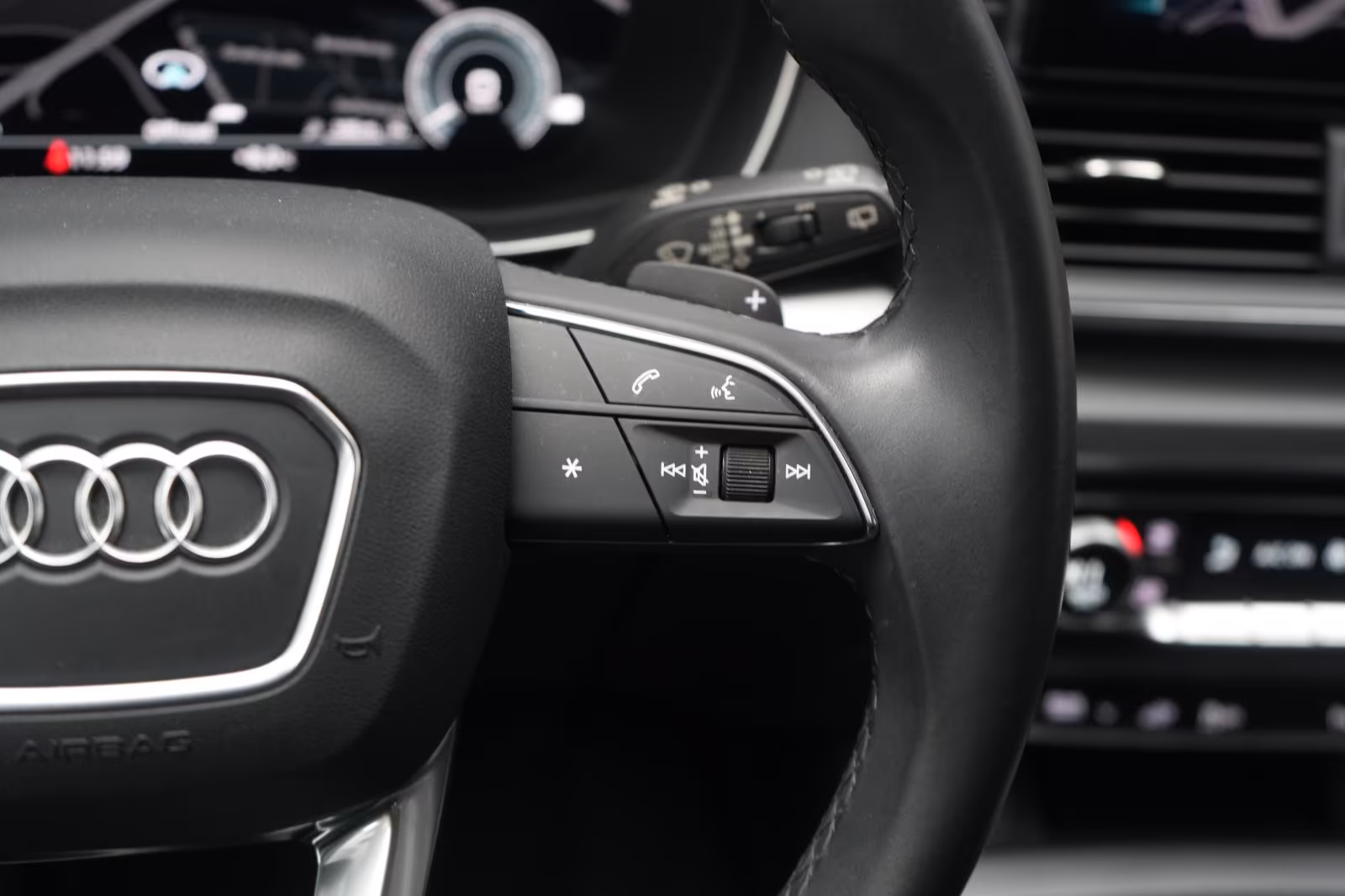 (B-431) Audi Q5(Hybrid) 50 TFSI e Quattro S-tronic Temp/Carplay/Kamer - Image 18