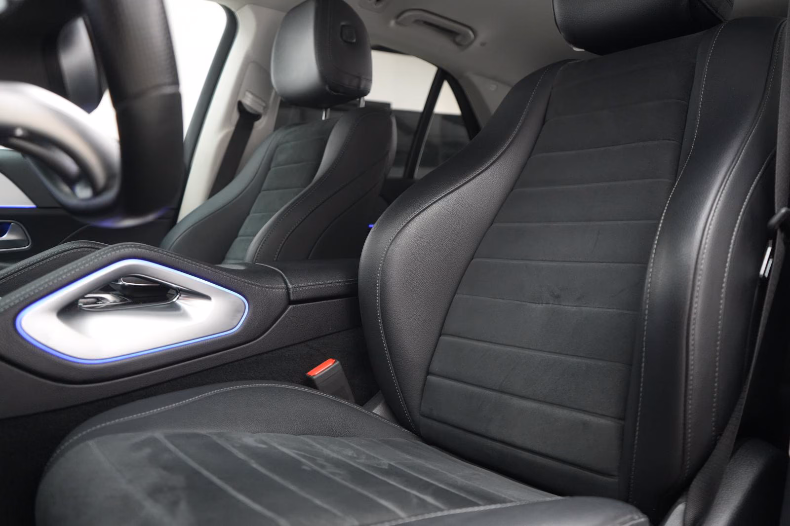 (B-410) Mercedes-Benz GLE 350 d 4Matic 9G-T AMG Line - Image 7