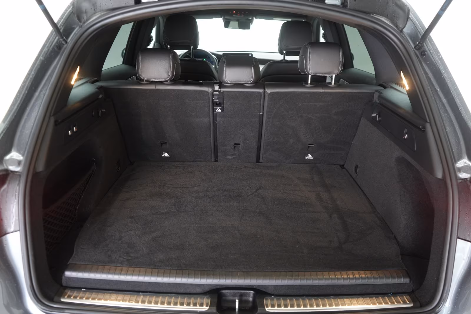 (B-587) Mercedes-Benz(Hybrid) GLC 300 e 4Matic 9G-Tronic AMG Temp/Kamera - Image 23