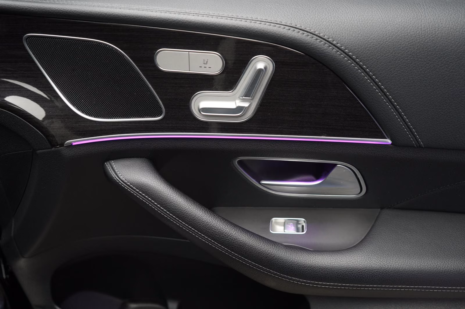(B-151) Mercedes-Benz(Hybrid) GLE 350 e 4Matic 9G-T AMG Leder/Distronic/HUD/ - Image 28