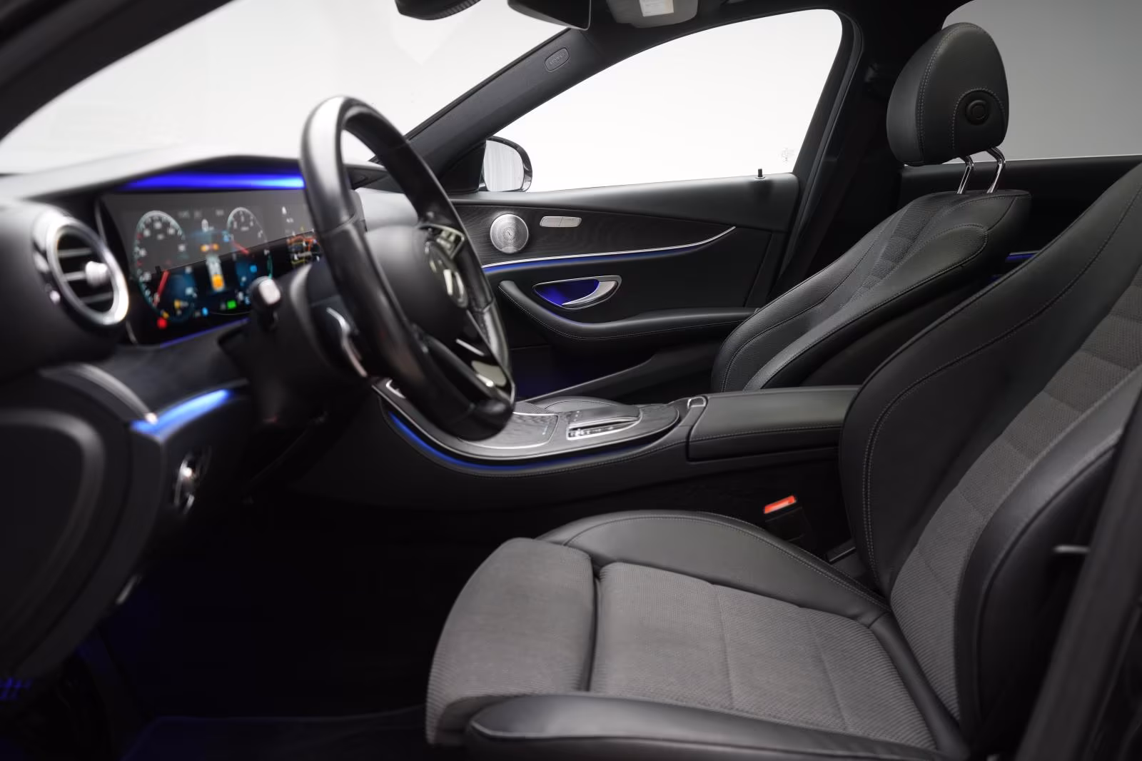 (B-481) Mercedes-Benz(Hybrid) E 300 de T 9G-Tronic AMG Distronic/Kamera/Bur - Image 6