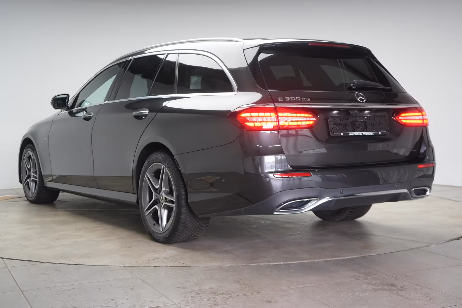 (B-481) Mercedes-Benz(Hybrid) E 300 de T 9G-Tronic AMG Distronic/Kamera/Bur - Image 4