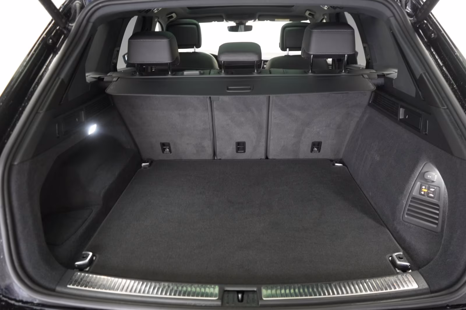 (B-135) Volkswagen Touareg 3.0 V6 TDI 4Motion R line Navi/Leder/A - Image 31