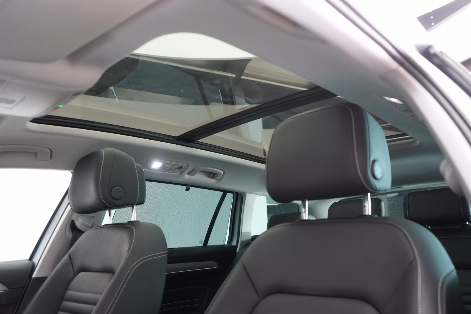 (B-617) Volkswagen(Hybrid) Passat Variant 1.4 TSI DSG GTE ACC/Kamera/Pano/L - Image 12