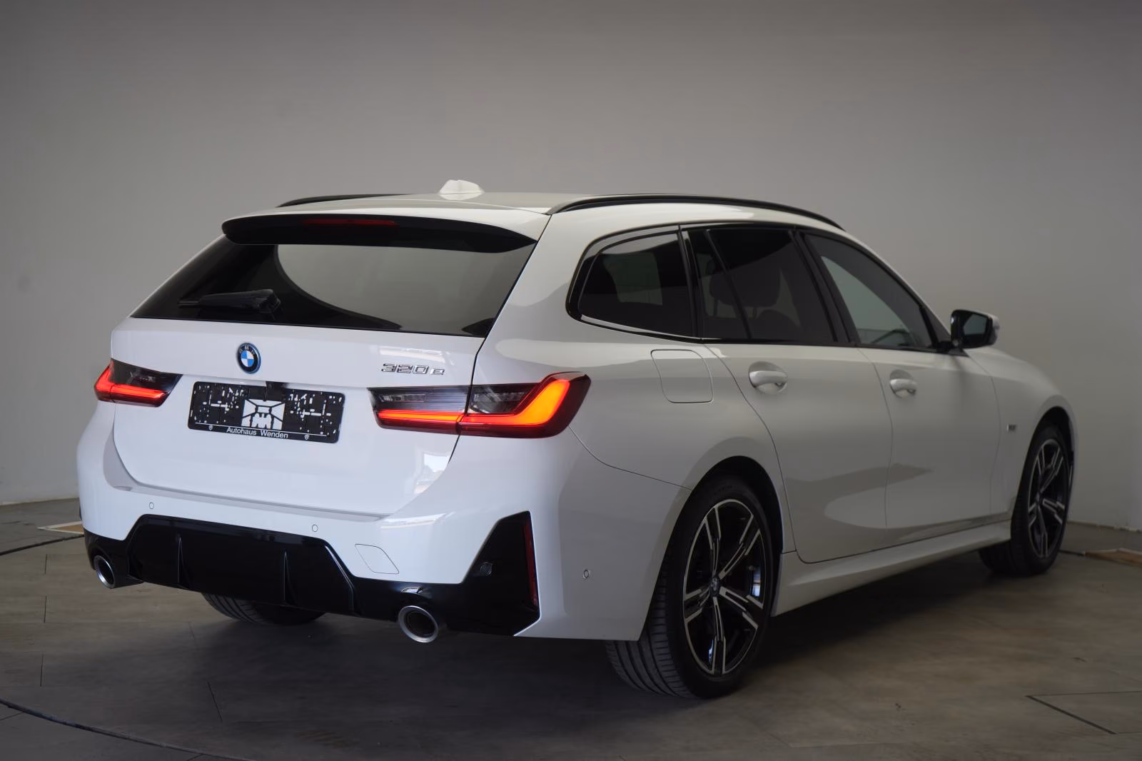 (B-320) BMW(Hybrid) 320 e Touring M Sport ACC/Kamera/H&K/Wide/Lane/S - Image 5